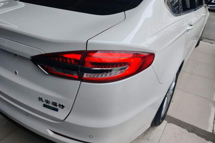 Used Ford Mondeo 2018 EcoBoost 180 Smart Control Fashion Model China VI Standard
