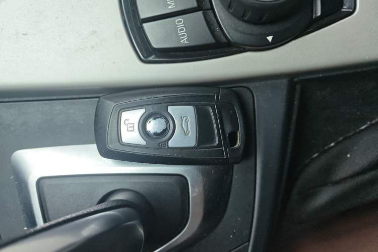 Used BMW 3 Series 2016 320Li Ambition Model
