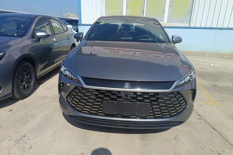 Used BYD Qin PLUS 2025 DM-i Smart Drive 55KM Leading Model
