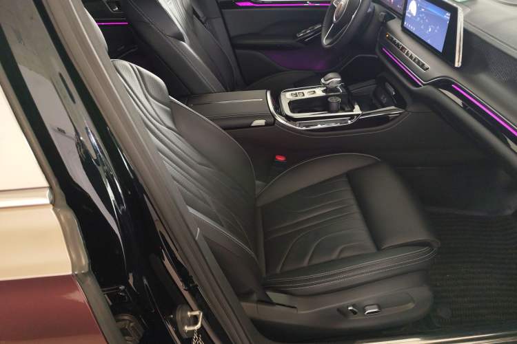 Used Hongqi H9 2024 2.0T Qixiang Luxury Business Edition
