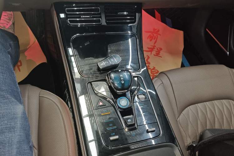 Used BYD Han 2024 EV Glory Edition 605KM Front-Wheel-Drive Premium Model
