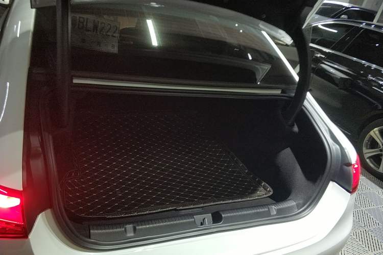 Used Mercedes-Benz EQE 2022 350 Pioneer Edition
