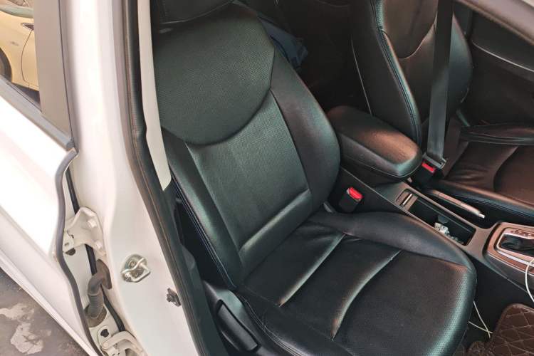 Used Hyundai Elantra 2015 1.6L Automatic Fashion Model
