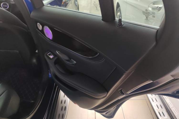 Used Mercedes-Benz GLC 2018 GLC 260 4MATIC Luxury Model
