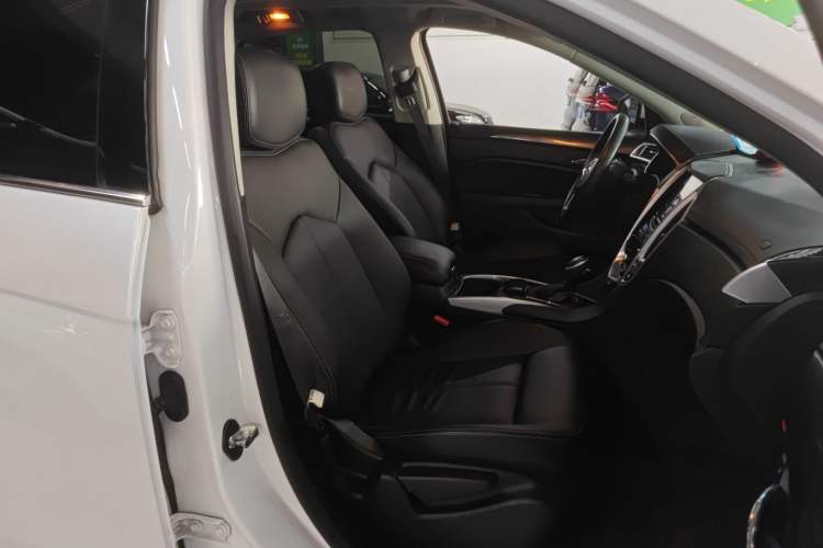 Used Cadillac SRX 2015 3.0L Comfort Version
