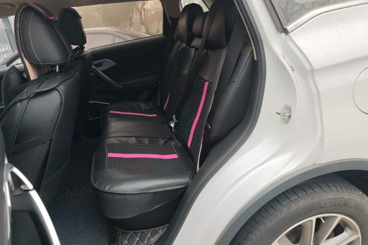 Used Geely Auto Emgrand X7 Sport 2018 1.8TD Automatic Two-Wheel Drive Smart Connect 4G Internet Edition
