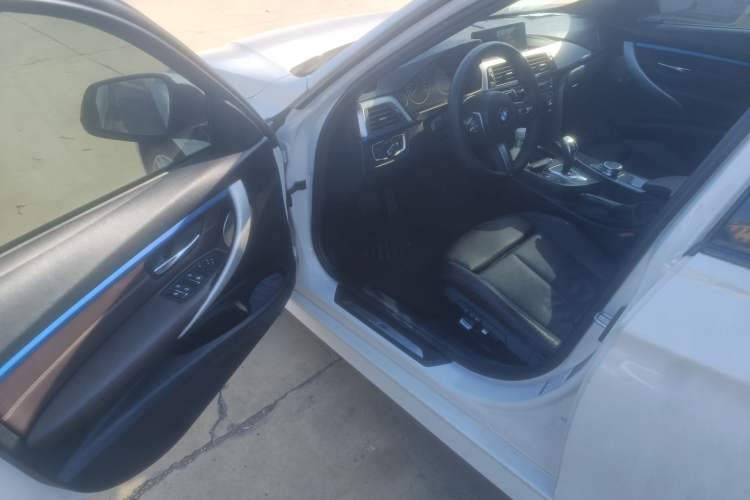 Used BMW 3 Series 2019 320i M Sport Package
