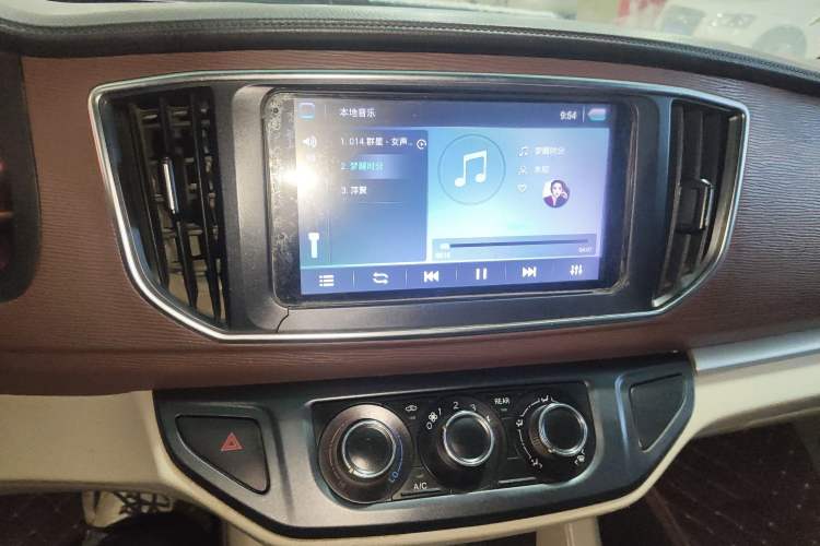 Used FORTHING Lingzhi 2017 M5L 1.6L 7-Seater Comfort Model
