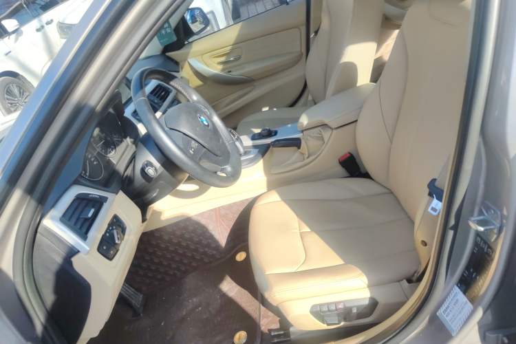 Used BMW 3 Series 2014 320i Sport Edition
