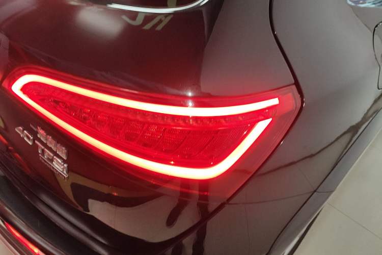 Used Audi Q5 2018 Collector's Edition 40 TFSI Technology Model
