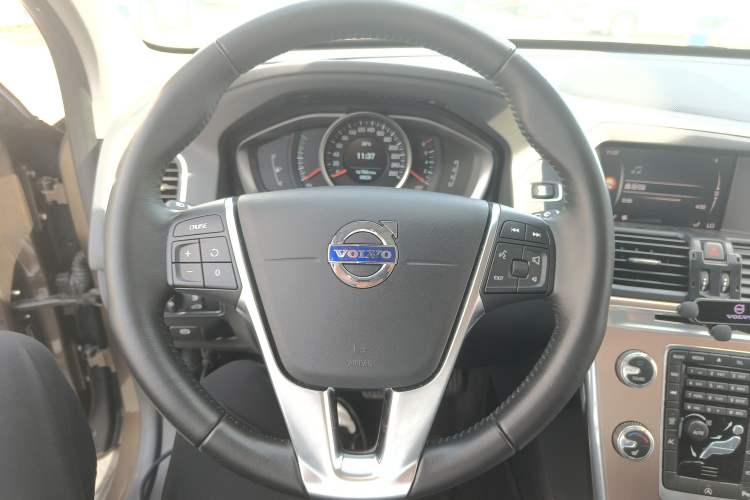 Used Volvo XC60 2017 T5 Smart Upgrade Edition
