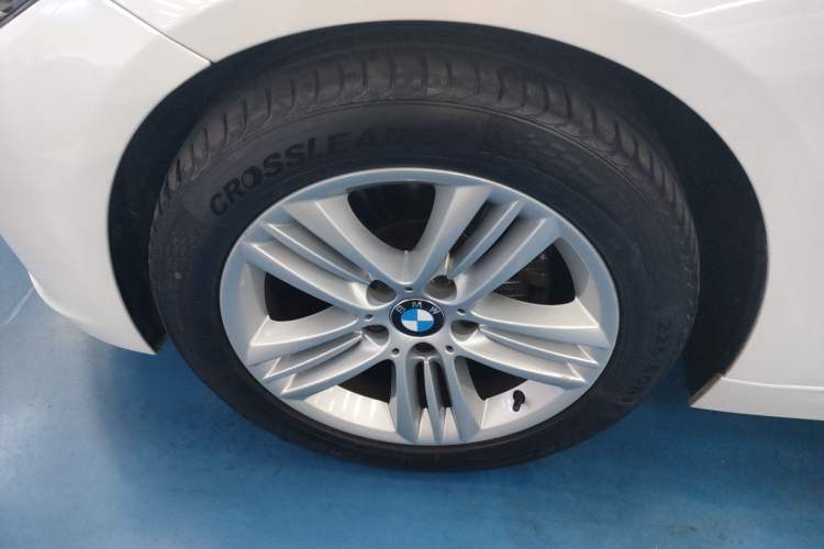 Used BMW 3 Series 2016 320Li Ambition Model
