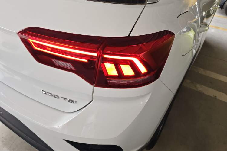 Used Volkswagen T-ROC 2020 230TSI DSG Two-Wheel Drive Advanced Version