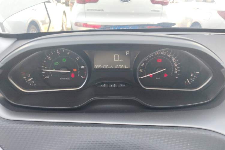 Used Peugeot 2008 2014 1.6L Automatic Fashion Edition
