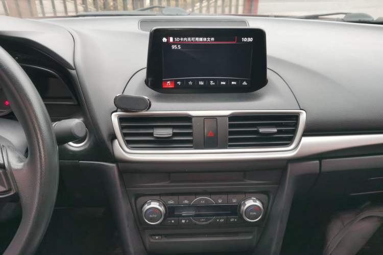 Used Mazda Mazda 3 Axela 2017 Sedan 1.5L Automatic Luxury Model Emission Standard China V
