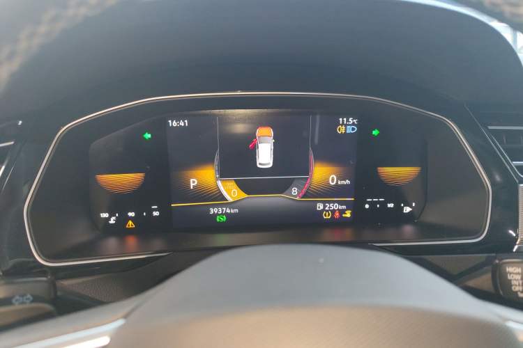 Used Volkswagen Magotan 2023 2 Million Units Limited Edition 330TSI DSG Leading Version