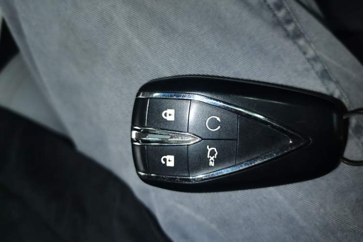 Used Changan UNI-V iDD 2024 Blue Whale Smart Electric iDD 136km Luxury Model
