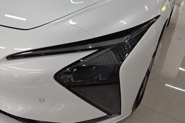 Used  L7 2022 Dynamic Model
