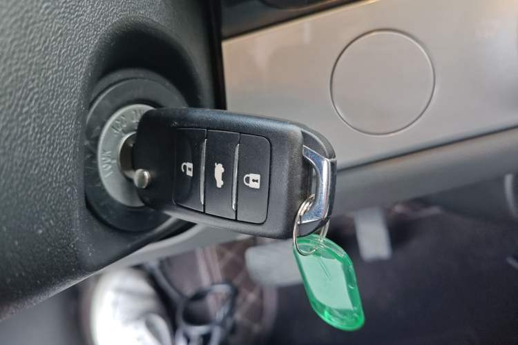 Used  Lumin 2025 210 km Fragrant Edition
