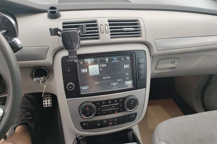 Used Mercedes-Benz R-Class 2014 R 320 4MATIC Business Model
