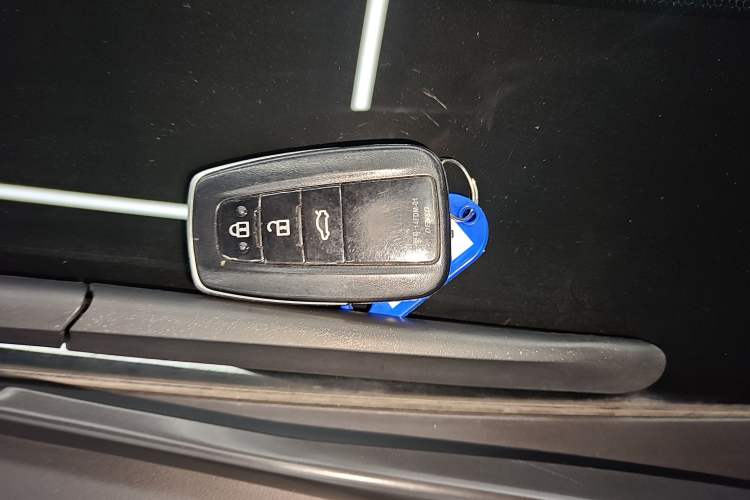 Used Toyota Avalon 2023 Dual-Engine 2.5L Luxury Edition
