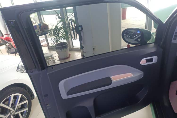 Used Chery QQ Ice Cream 2022 170km Sundae Phosphate Lithium-Ion
