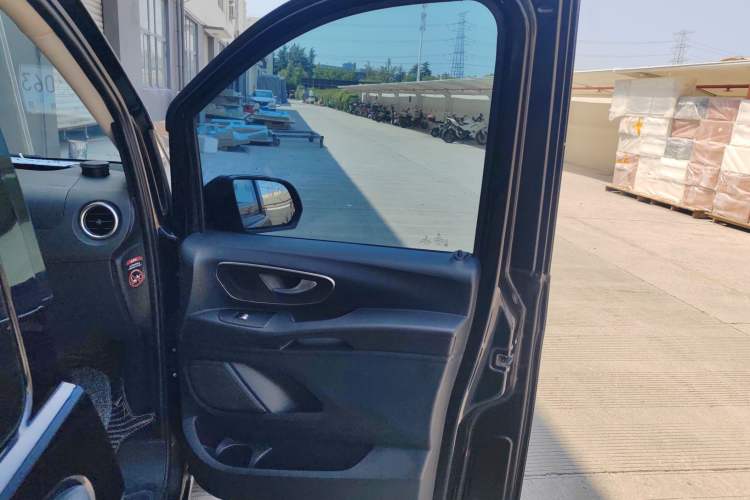 Used Mercedes-Benz Vito 2016 2.0T Business Edition
