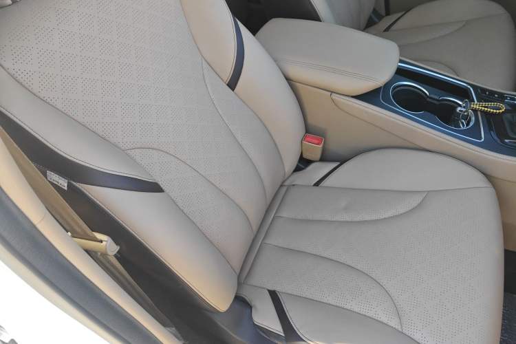 Used Baojun 730 2017 1.8L iAMT Prestige Version 7 Seats
