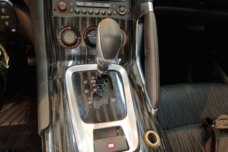 Used Peugeot 3008 2013 2.0L Automatic Classic Edition
