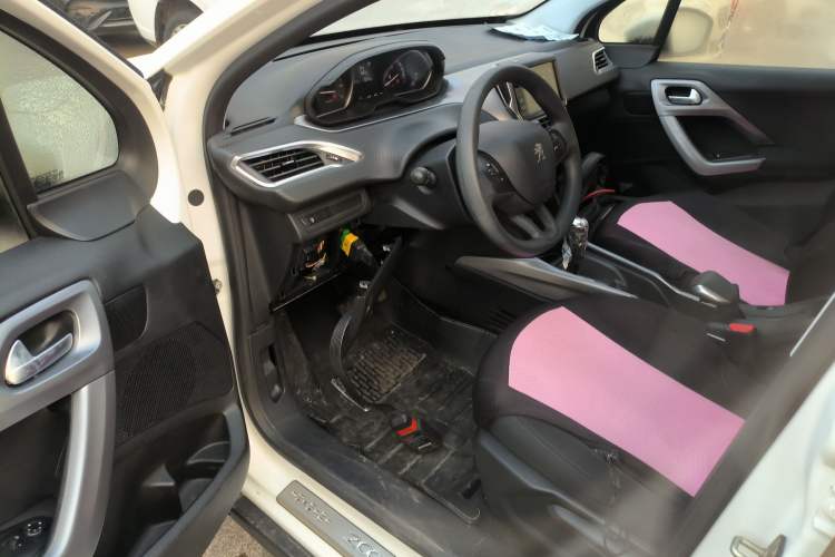 Used Peugeot 2008 2014 1.6L Automatic Fashion Edition
