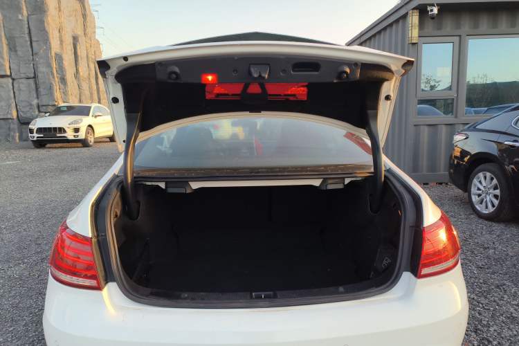 Used Mercedes-Benz E-Class 2016 E 200 Coupe Dynamic Edition
