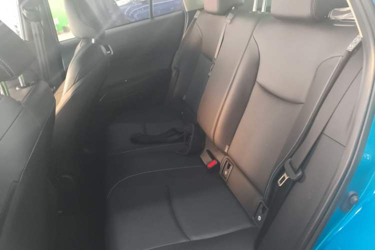 Used Toyota FRONTLANDER 2023 2.0L Smart Electric Hybrid Dual-Engine Deluxe Version
