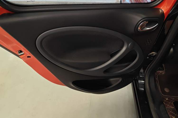 Used  forfour 2016 1.0L 52 kW Passion Edition
