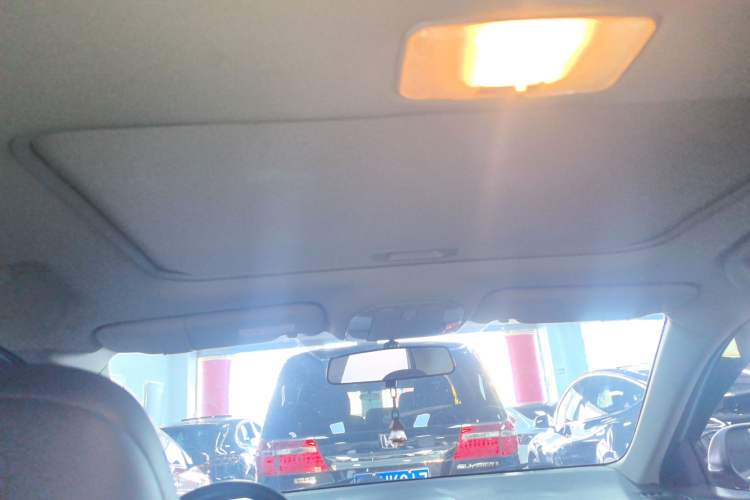 Used Toyota Corolla 2012 Luxurious Edition 1.8L CVT GL-i
