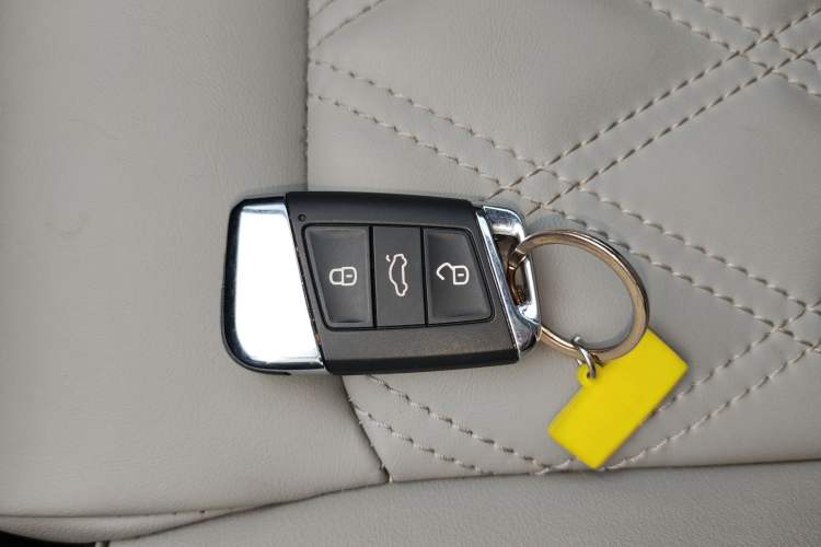 Used Volkswagen Magotan 2023 2 Million Units Limited Edition 330TSI DSG Leading Version
