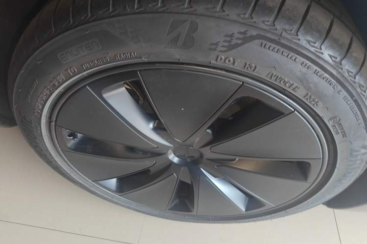 Used Tesla Model 3 2025 Rear-Wheel-Drive Version
