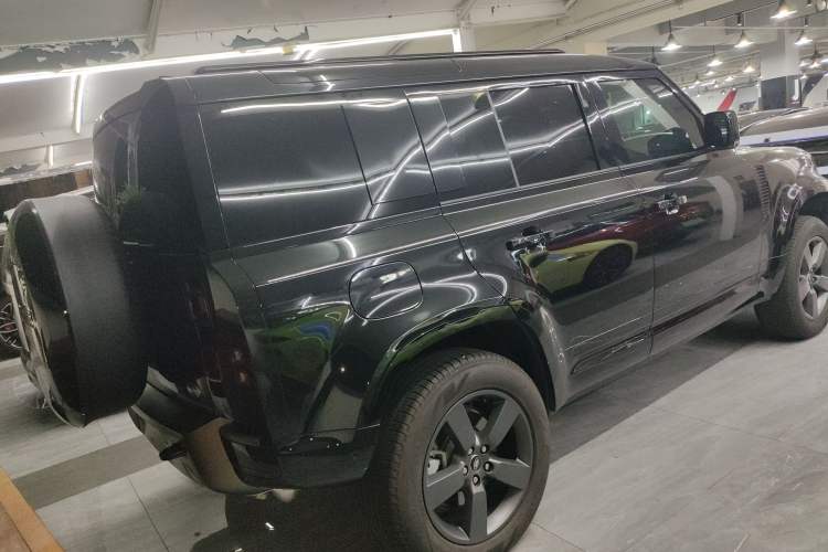 Used Land Rover Defender 2025 110 3.0T P400 – Dynamic HSE