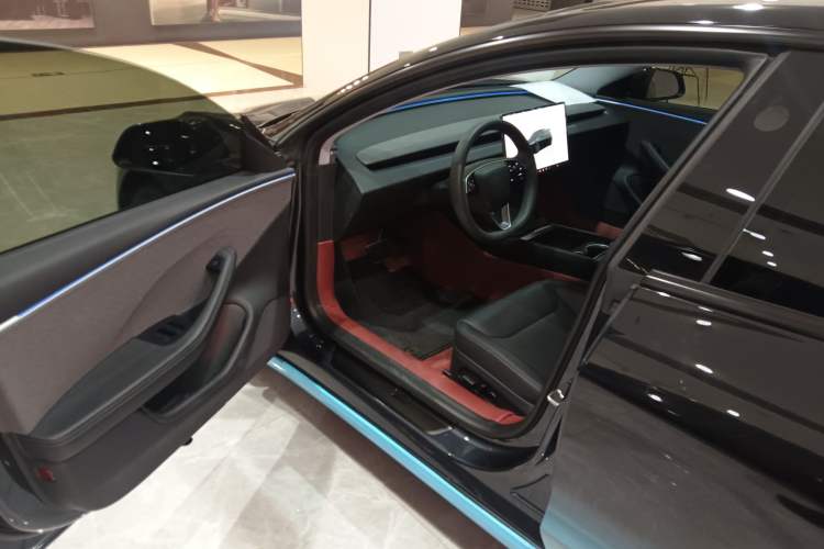 Used Tesla Model 3 2023 Rear-Wheel-Drive Version
