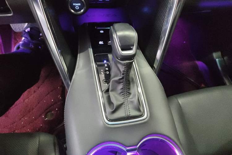 Used Toyota Venza 2022 Dual-Engine 2.5L CVT Two-Wheel Drive Prestige Edition