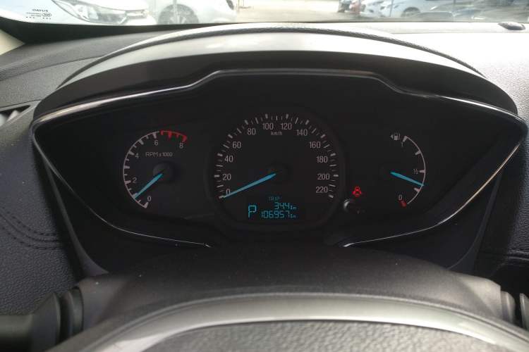 Used Ford Escort 2015 1.5L Automatic Fashion Model
