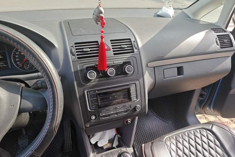 Used Volkswagen Touran 2013 1.4T Manual Fashion Edition 5 Seats
