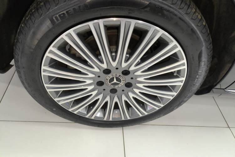 Used Mercedes-Benz E-Class 2023 Updated E 300 L Fashion Edition
