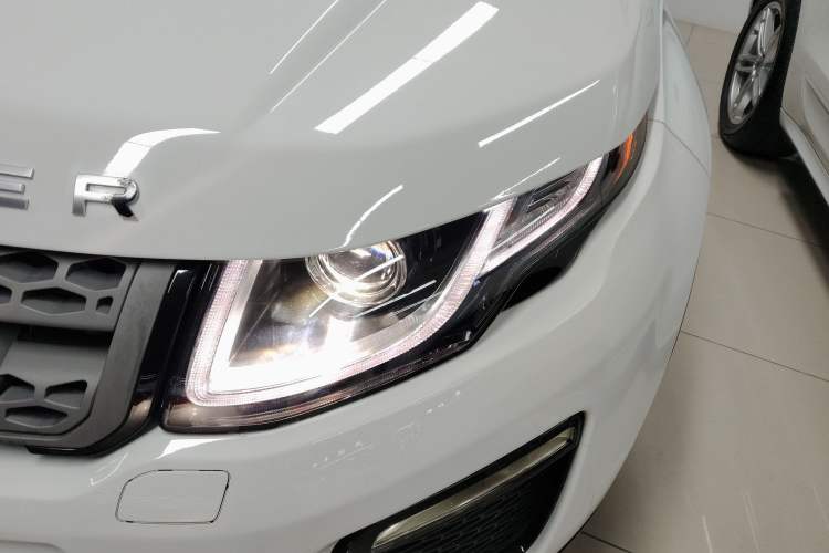 Used Land Rover Range Rover Evoque 2018 240PS PURE Style Edition
