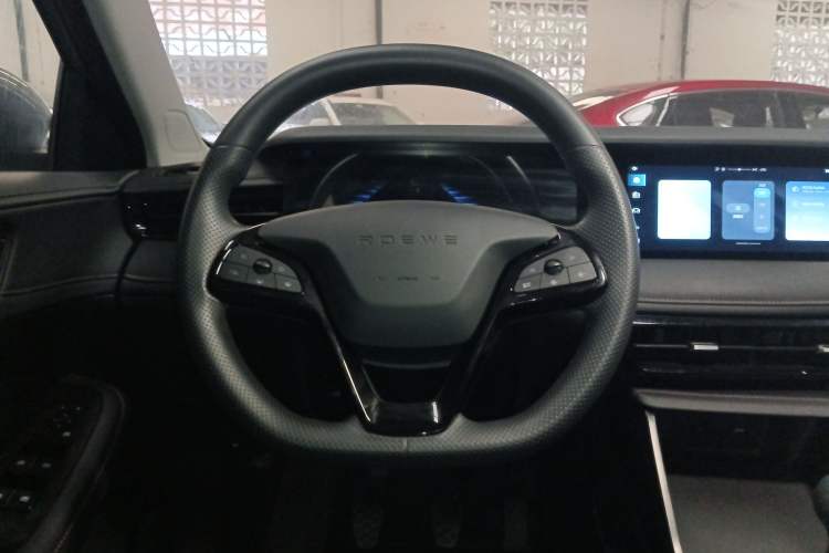 Used Roewe i5 2023 1.5L Manual Comfort Edition
