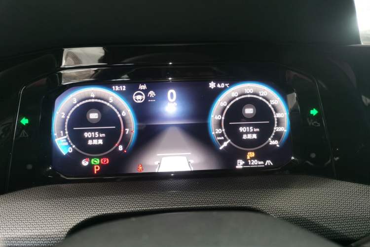 Used Volkswagen Golf 2025 300TSI R-Line
