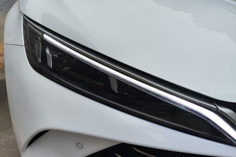 Used BYD Qin L 2025 DM-i Smart Drive 80KM Leading Model