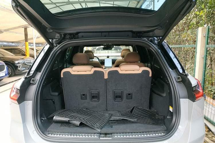 Used Nio ES8 2020 580 km Range Signature Edition Six-Seater Version
