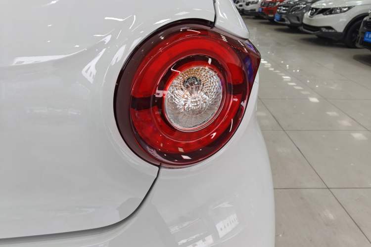 Used Brilliance Xinri i03A 2022 Online Booking Custom Edition
