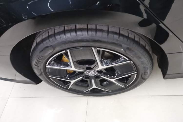 Used BYD Han 2024 EV Glory Edition 605KM Front-Wheel-Drive Premium Model
