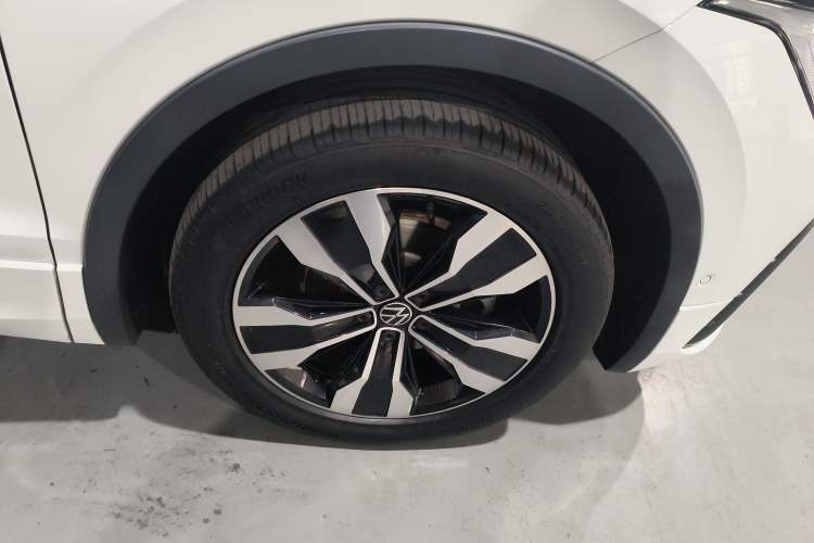 Used Volkswagen Tiguan L 2023 330TSI Automatic Two-Wheel Drive R-Line Enjoyment Edition